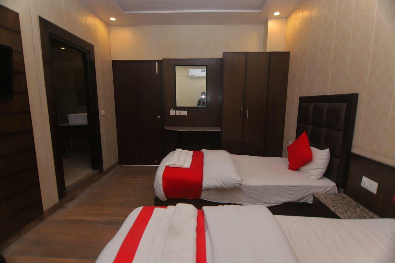 Hotel Sk International Rishīkesh Exteriör bild